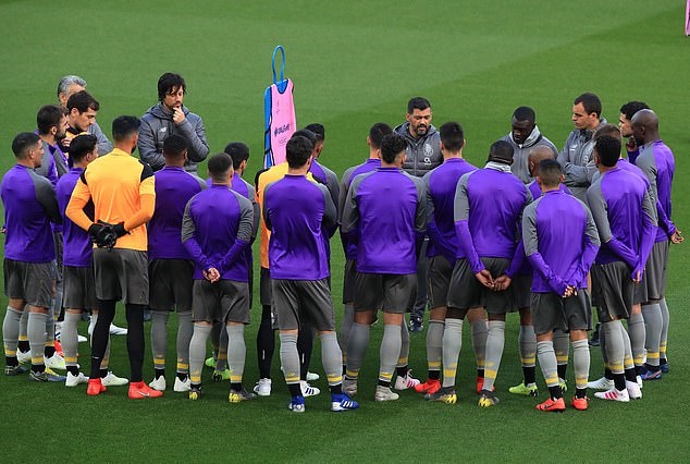 Porto tập luyện tại Anfield - Bóng Đá