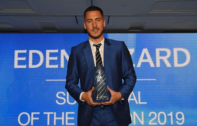 Chelsea trao giải thưởng cá nhân, Hazard cam kết tương lai - Bóng Đá