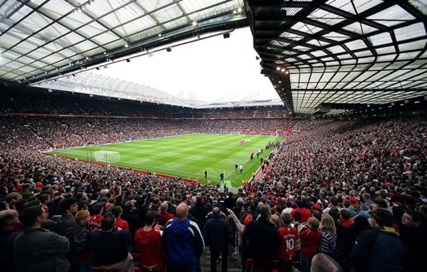 Gary Neville gợi ý bán tên sân Old Trafford - Bóng Đá