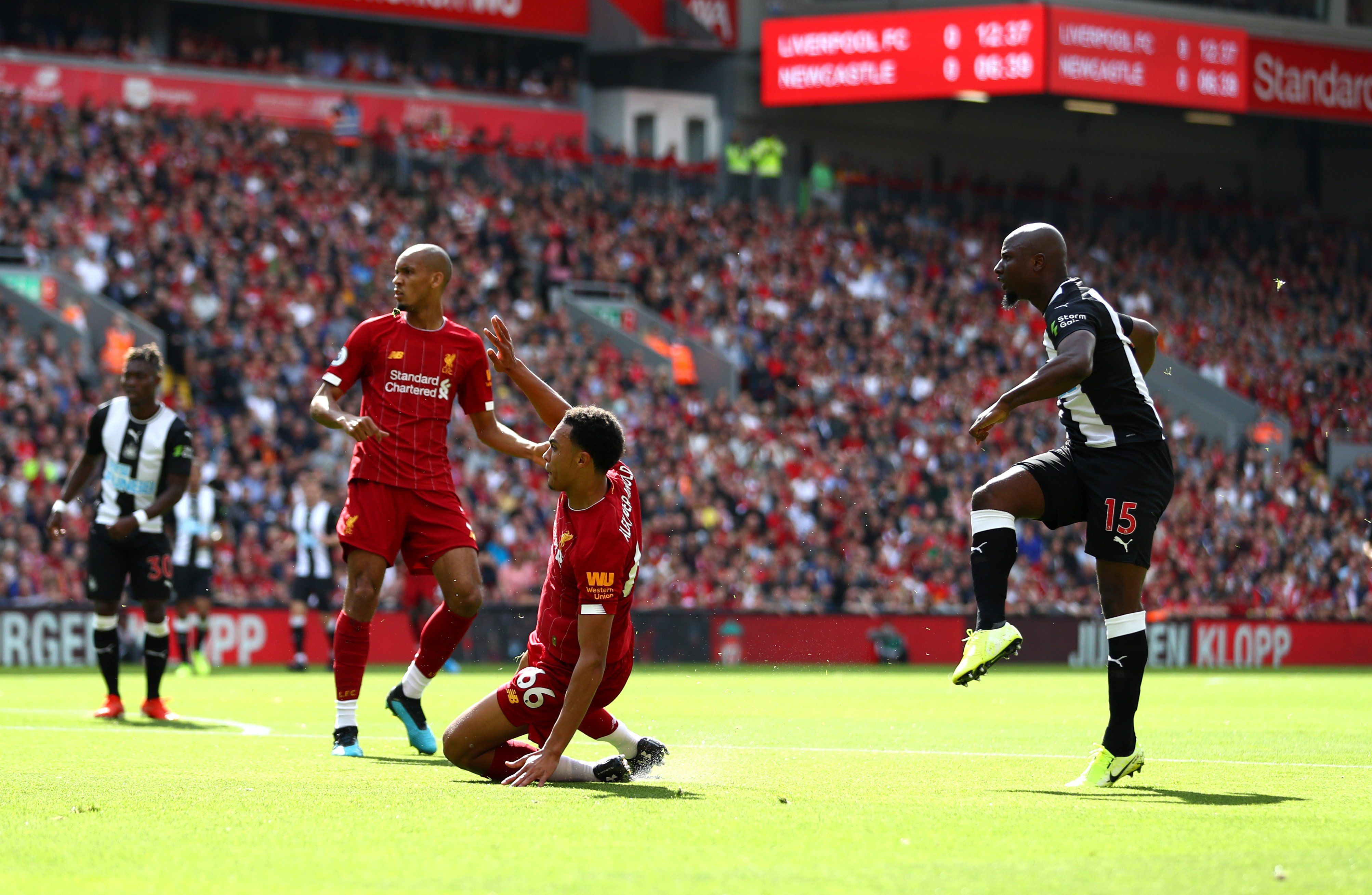 TRỰC TIẾP Liverpool 0-1 Newcastle: The Kop thủng lưới bởi siêu phẩm (H1) - Bóng Đá