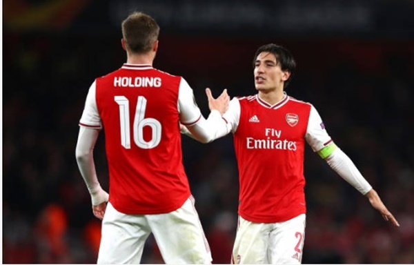 Điểm nhấn Arsenal 4-0 Standard: Thần đồng 18 tuổi đạt hiệu suất khủng; 'Robertson mới' của Emery