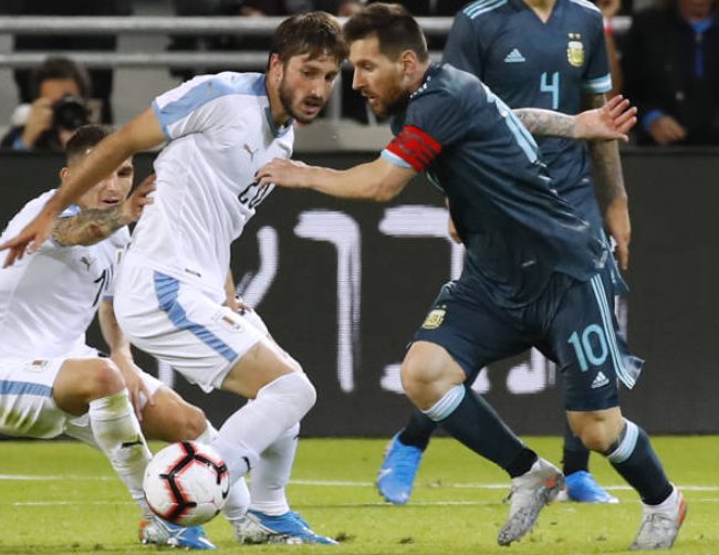Sự khác biệt về số bàn thắng giữa Messi và Ronaldo trong màu áo ĐTQG - Bóng Đá