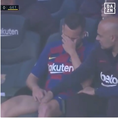 Jordi Alba bật khóc vì chấn thương - Bóng Đá