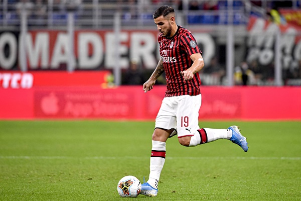 AC Milan bán Theo Hernandez - Bóng Đá