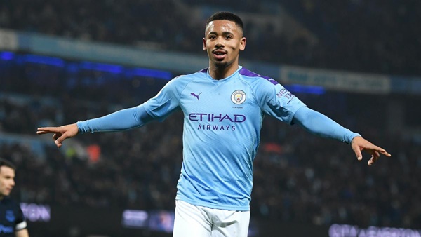 Gabriel Jesus quyên góp 3 tấn thực phẩm - Bóng Đá