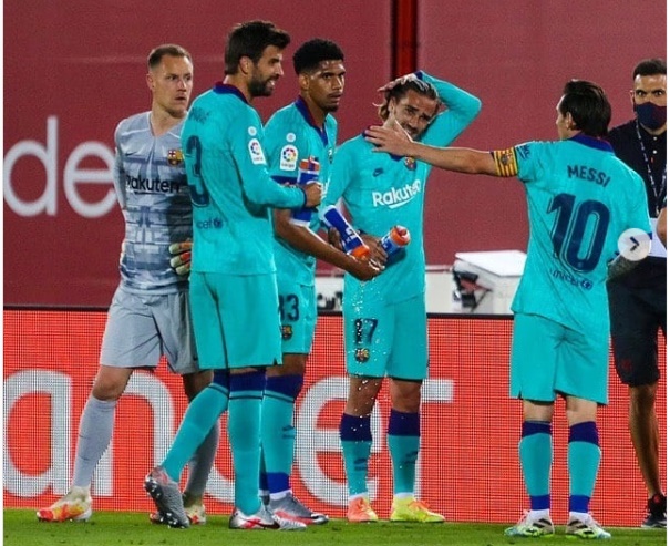 Messi không hài lòng với các đồng đội - Bóng Đá