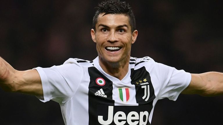 Newcastle chiêu mộ Ronaldo - Bóng Đá