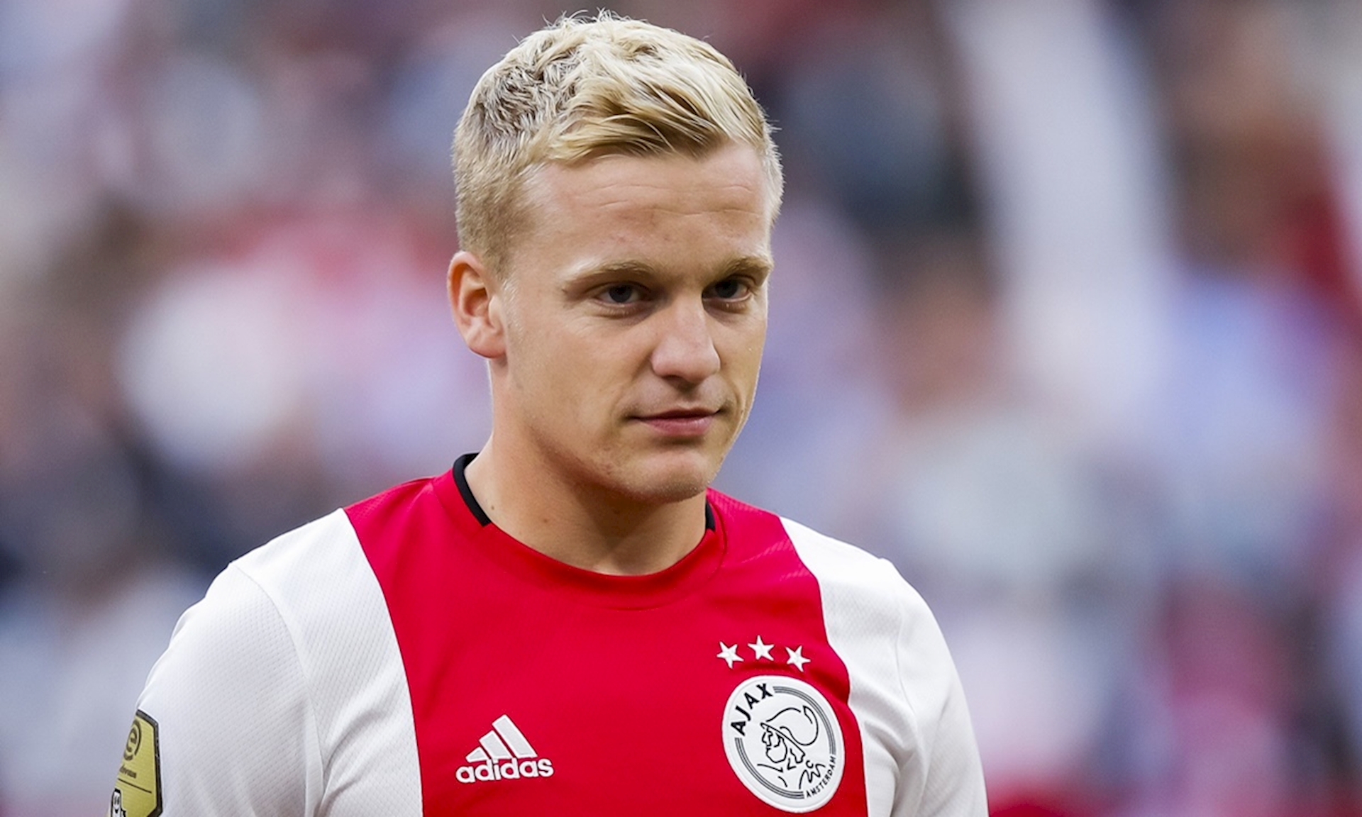 Barca muốn có Van de Beek - Bóng Đá