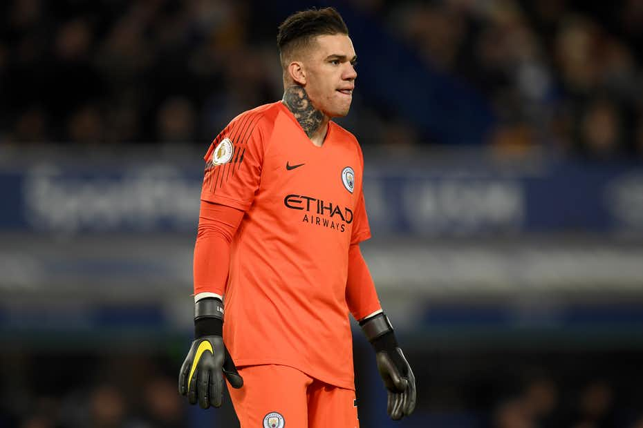 Ederson hủy hợp tác với Nike - Bóng Đá