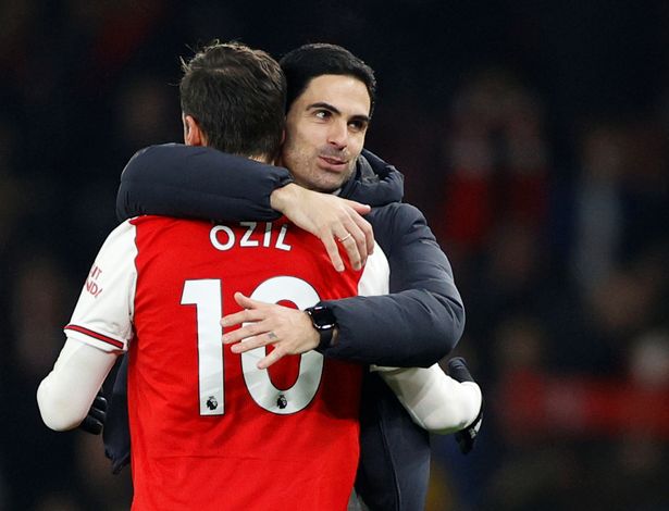 Arteta vẫn tạo cho Ozil cơ hội - Bóng Đá