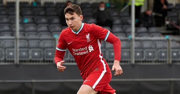 1. Mateusz Musialowski - Mới gia nhập đội trẻ Liverpool hồi mùa Hè, tài năng người Ba Lan gây ấn tượng bởi sự tinh tế và khả năng rê dắt bóng khéo léo.