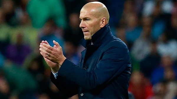Benzema và Vinicius chống đối Zidane - Bóng Đá