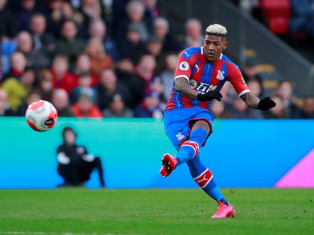 Van Aanholt rơi vào tầm ngắm của Arsenal.