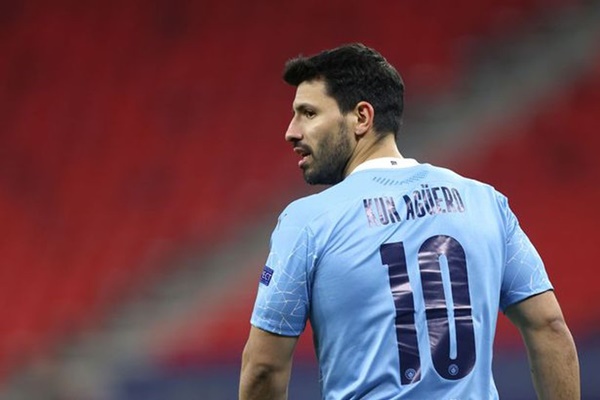 Sergio Aguero could get his dream shirt number if Chelsea complete free transfer - Bóng Đá