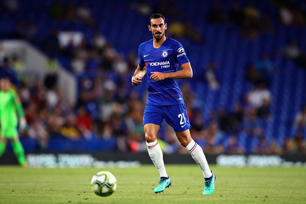 1. Davide Zappacosta - Ngôi sao người Italia từ lâu đã không còn nằm trong kế hoạch của The Blues. Hiện anh đang khoác áo Genoa theo dạng cho mượn.