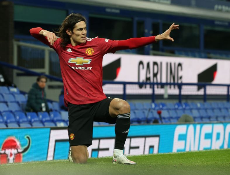 Manchester United hero Phil Neville explains Edinson Cavani preference over Harry Kane - Bóng Đá