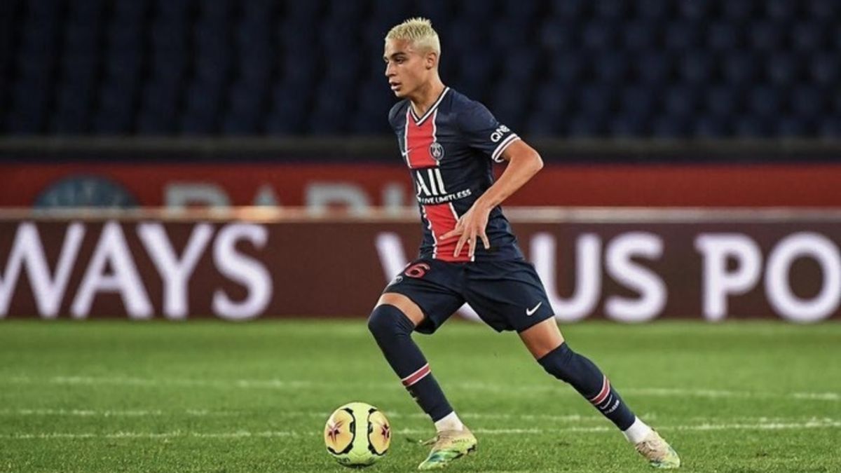 Barcelona are one step away from re-signing Kays Ruiz-Atil from Paris Saint-Germain - Bóng Đá