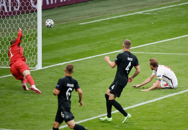 England captain Harry Kane explains feeling of netting Germany goal after knee problem - Bóng Đá