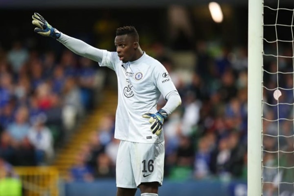 Thủ môn - Edouard Mendy: Ngôi sao người Senegal trải qua chiến dịch 2020/21 thành công. Dự bị cho anh là Kepa đang quyết tâm chứng minh bản thân.