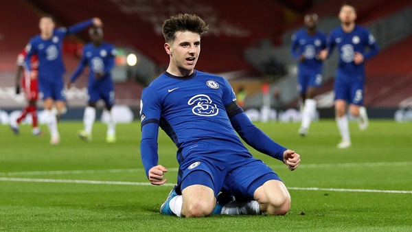 Tiền đạo phải - Mason Mount: Cầu thủ người Anh đang là niềm cảm hứng trên hàng công The Blues. Ở vị trí này, Hakim Ziyech cũng đang nỗ lực chứng minh bản thân.