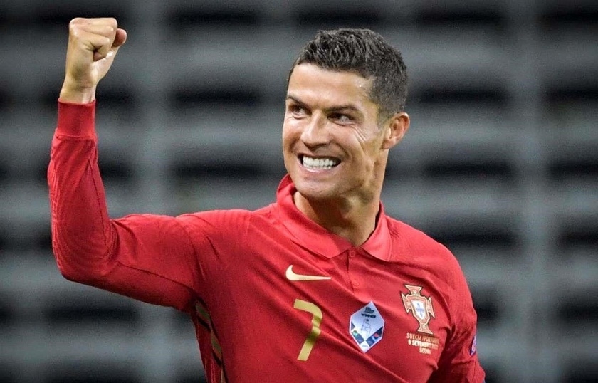 Ronaldo đã có một thời gian dài chơi cho M.U và anh đã làm nên nhiều kỳ tích trong sự nghiệp của mình. Nếu bạn là người yêu bóng đá và muốn biết thêm về Ronaldo trong màu áo M.U, hãy xem hình ảnh liên quan đến từ khoá này trên onbet8.net.