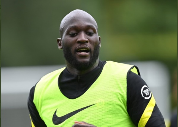 Romelu Lukaku được chờ đợi sẽ góp mặt trong chuyến làm khách đến sân Emirates. Chelsea đã phải chi 97,5 triệu bảng để đưa tiền đạo người Bỉ trở lại London, biến anh trở thành bản hợp đồng đắt giá nhất lịch sử CLB.