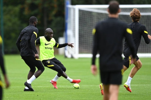 HLV Tuchel luôn biết cách tạo ra không khí tích cực trong những buổi tập của CLB.