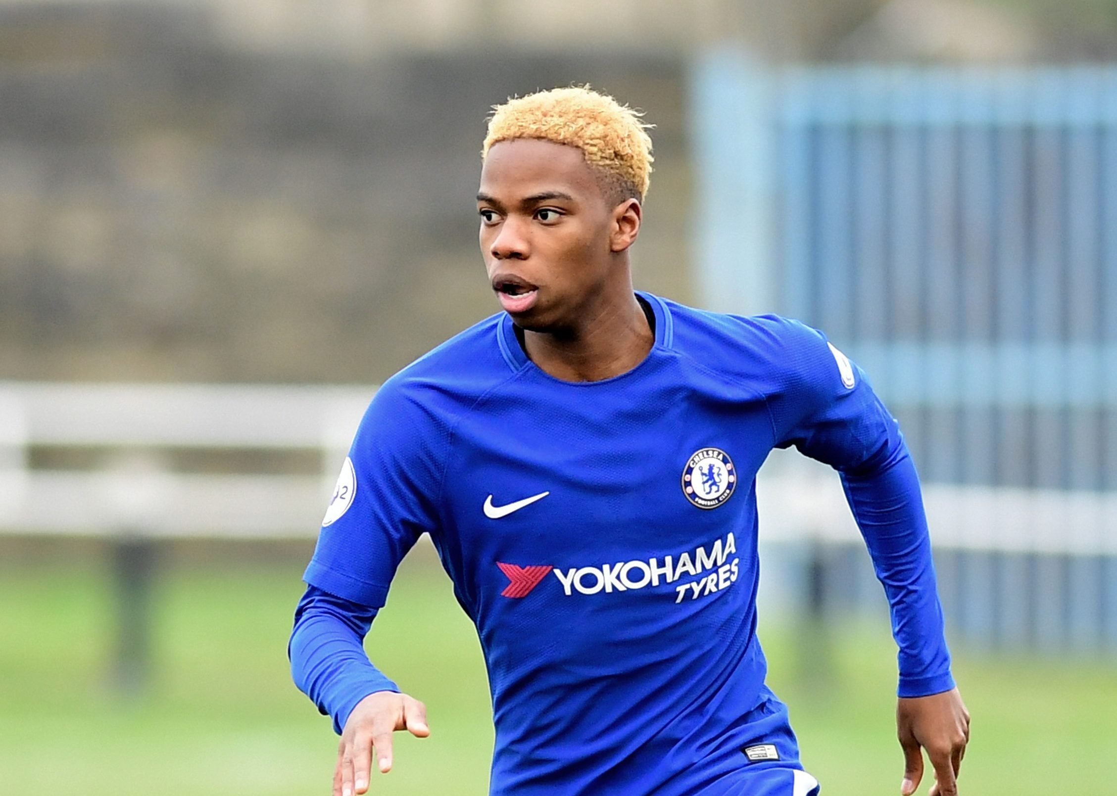 Charly Musonda thông báo trở lại tập luyện - Bóng Đá