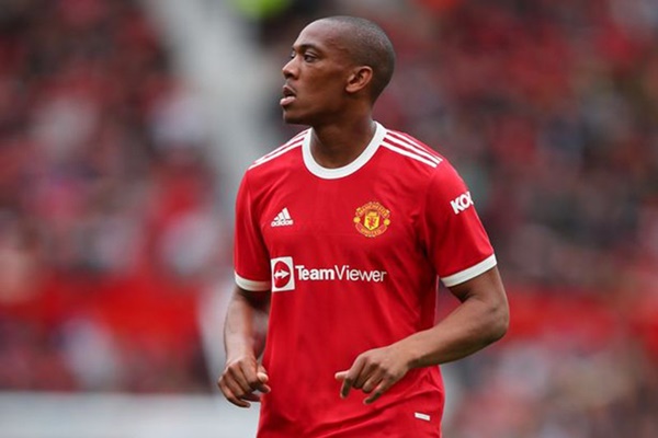 Barca đưa Martial vào tầm ngắm.