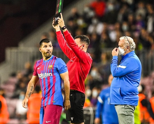 Aguero ra mắt Barca từ ghế dự bị - Bóng Đá