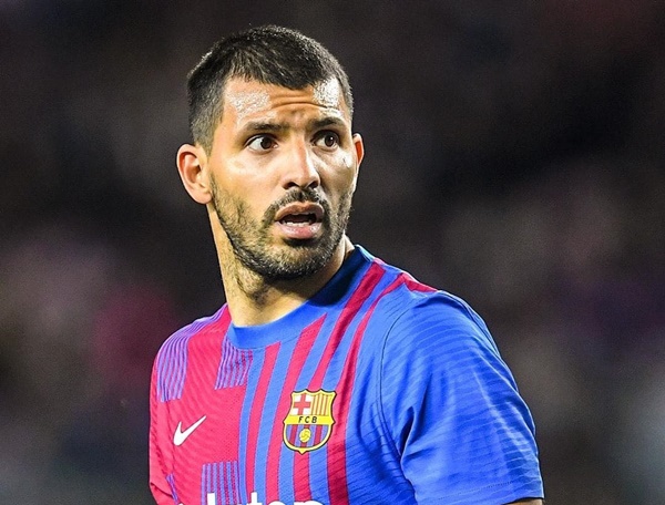 Aguero ra mắt Barca từ ghế dự bị - Bóng Đá