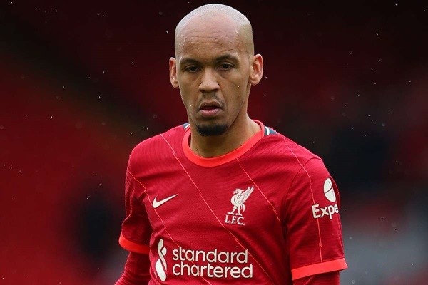 Tiền vệ phòng ngự - Fabinho: Ngôi sao người Brazil đã trở lại sau khi nghỉ ngơi cuối tuần qua. Fabinho sẽ có nhiệm vụ giúp The Kop kiểm soát khu trung tuyến.