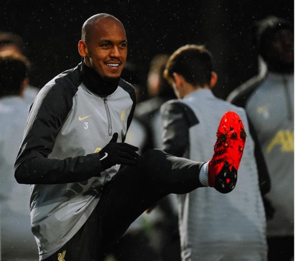 Trong buổi tập mới nhất, Fabinho đã góp mặt cùng toàn đội. Sự trở lại của ngôi sao người Brazil vào thời điểm này là vô cùng quan trọng, khi nhân sự khu trung tuyến Liverpool thiếu hụt nghiêm trọng.