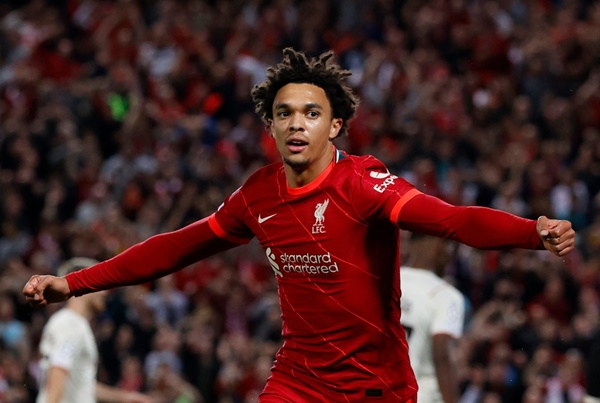Alexander-Arnold có màn trình diễn ấn tượng trước Atletico Madrid.