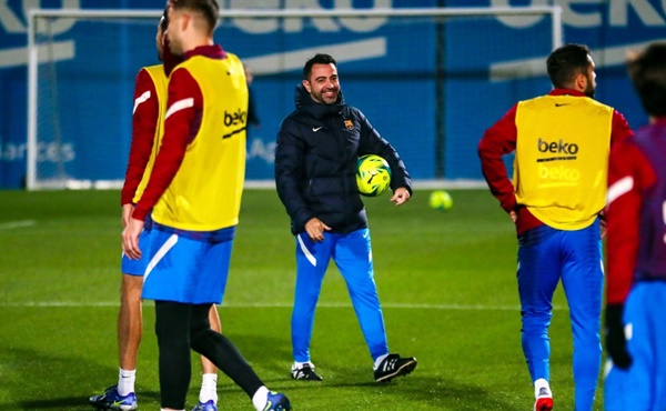 Dàn sao Barca hội tụ, quyết đem chiến thắng đầu tay về cho Xavi