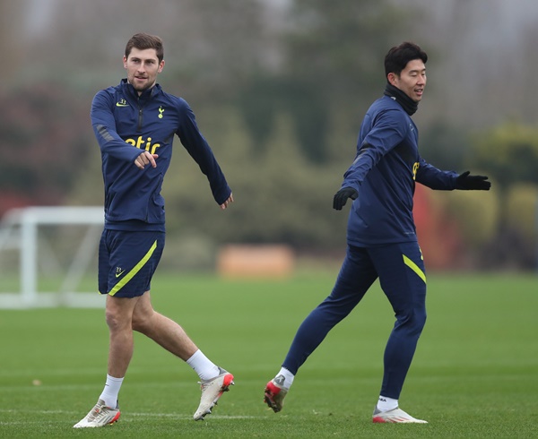 Với lợi thế sân nhà, người hâm mộ Tottenham vẫn có thể hy vọng đội bóng của họ sẽ giành được điểm số trước Lữ đoàn đỏ.