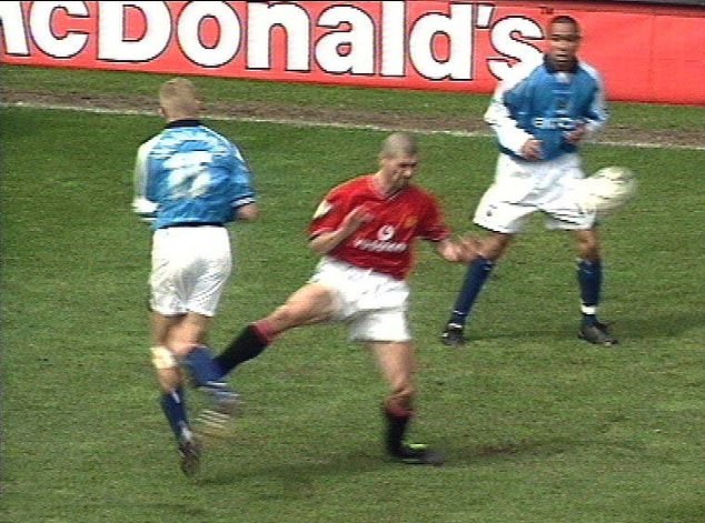 Erling Haaland won't sign for Manchester United because of Roy Keane's BRUTAL tackle on his dad 21 years ago - Bóng Đá