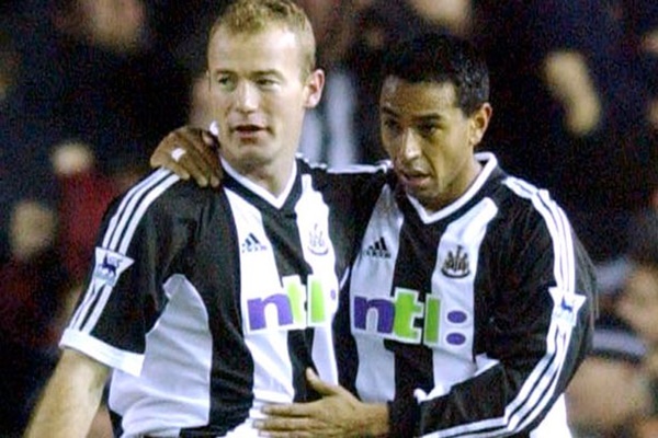 8. Nolberto Solano và Alan Shearer - 22 bàn: Solano thường sắm vai kiến tạo, để Shearer là người dứt điểm.