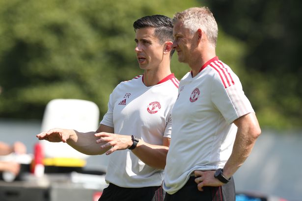 Darren Fletcher defends Ole Gunnar Solskjaer's Man Utd signing helping Ralf Rangnick - Bóng Đá