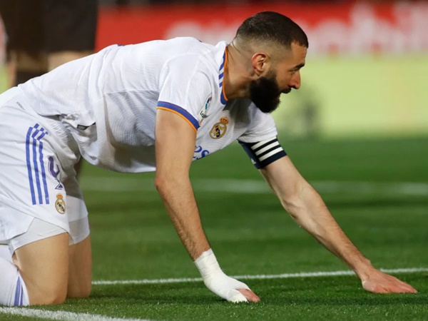 'We can win El Clasico without Benzema' – Real Madrid boss Ancelotti refuses to reveal who will replace striker against Barcelona - Bóng Đá