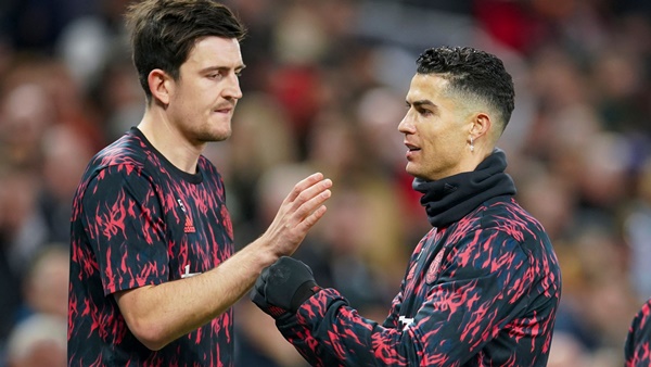 Erik ten Hag sends message to Cristiano Ronaldo and Harry Maguire after benching them in win over Liverpool - Bóng Đá