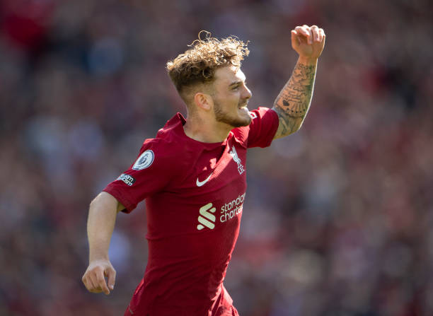 Vào đêm qua, Liverpool đã có trận đấu tưng bừng trước Bournemouth. Trong hiệp một, The Kop nã liên tiếp vào lưới đội khách 5 bàn, lần lượt được ghi do công của Luis Diaz, Harvey Elliott, Alexander-Arnold, Roberto Firmino và Virgil van Dijk.