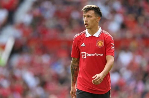 Manchester United star Lisandro Martinez responds to criticism after being labelled ‘too small’ by pundits - Bóng Đá