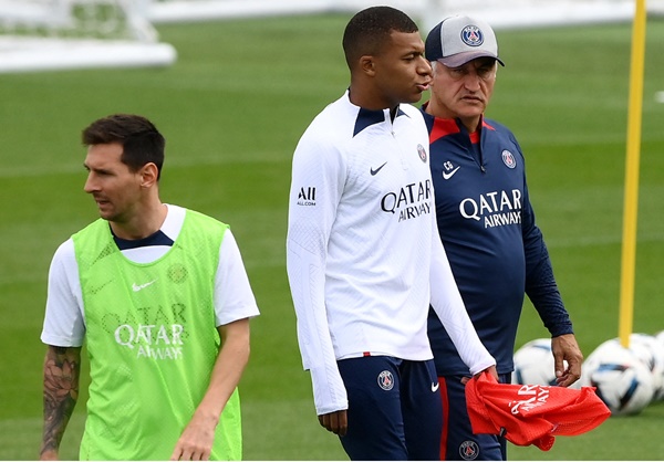 Messi’s dressing room influence one of the reasons why Mbappe wants to leave PSG - Bóng Đá
