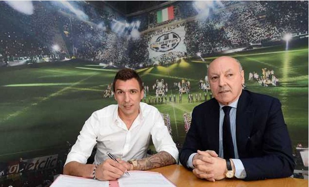 CLB Juventus chính thức hoàn tất việc ký hợp đồng với tiền đạo Mario Mandzukic. Ảnh: Internet.