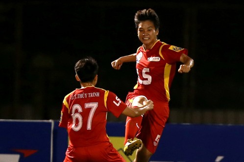Các cầu thủ nữ TP.HCM ăn mừng bàn thắng vào lưới Hà Nội I - Ảnh: Nam Khánh.