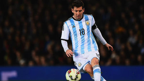  CĐV Chile ủng hộ đội nhà chơi xấu với Messi 