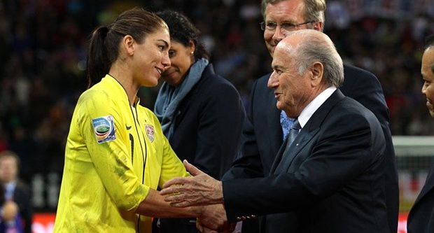 Sepp Blatter sẽ không dự khán trận chung kết World Cup bóng đá nữ 2015. Ảnh: Internet.