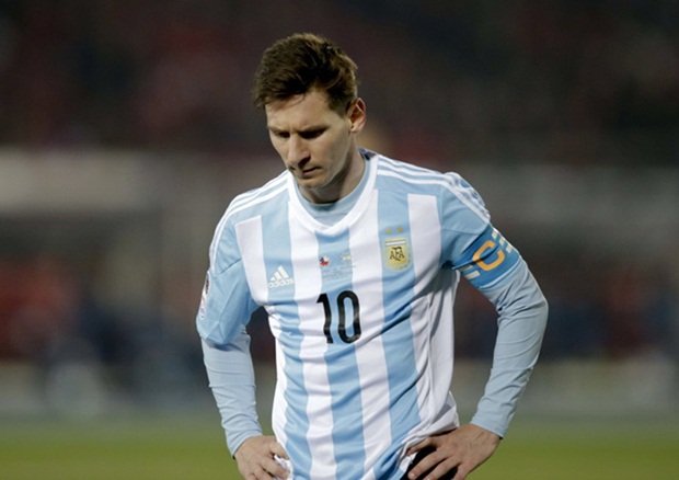 Lionel Messi: Messi đã có một khoảnh khắc không thể nào quên trong sự nghiệp bóng đá của mình. Hãy xem ảnh để cảm nhận được cảm xúc của anh và đồng cảm với ngôi sao này.