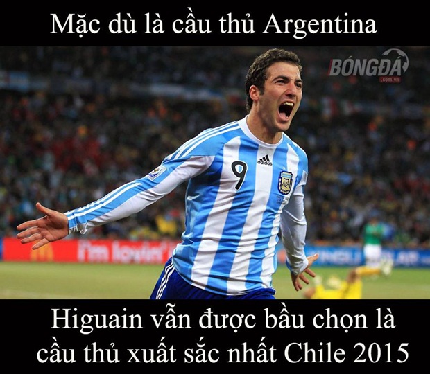 Higuain được bầu chọn là cầu thủ xuất sắc nhất Chile 2015.